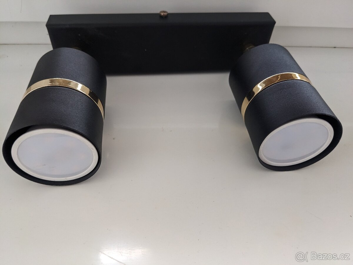 Bodové světlo se dvěma rameny.