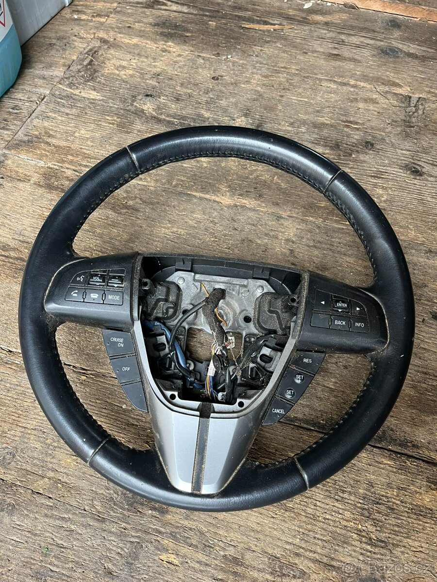 Mazda 3 BL volant