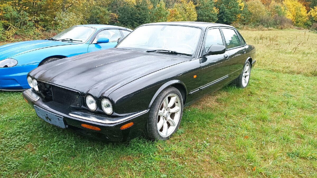 Jaguar XJR V8