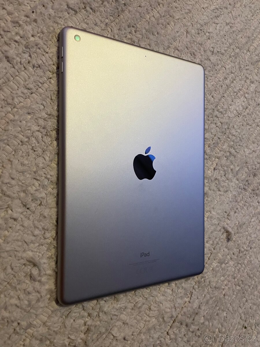 Prodám úplně nový Apple iPad 9. Generace silver  64gb
