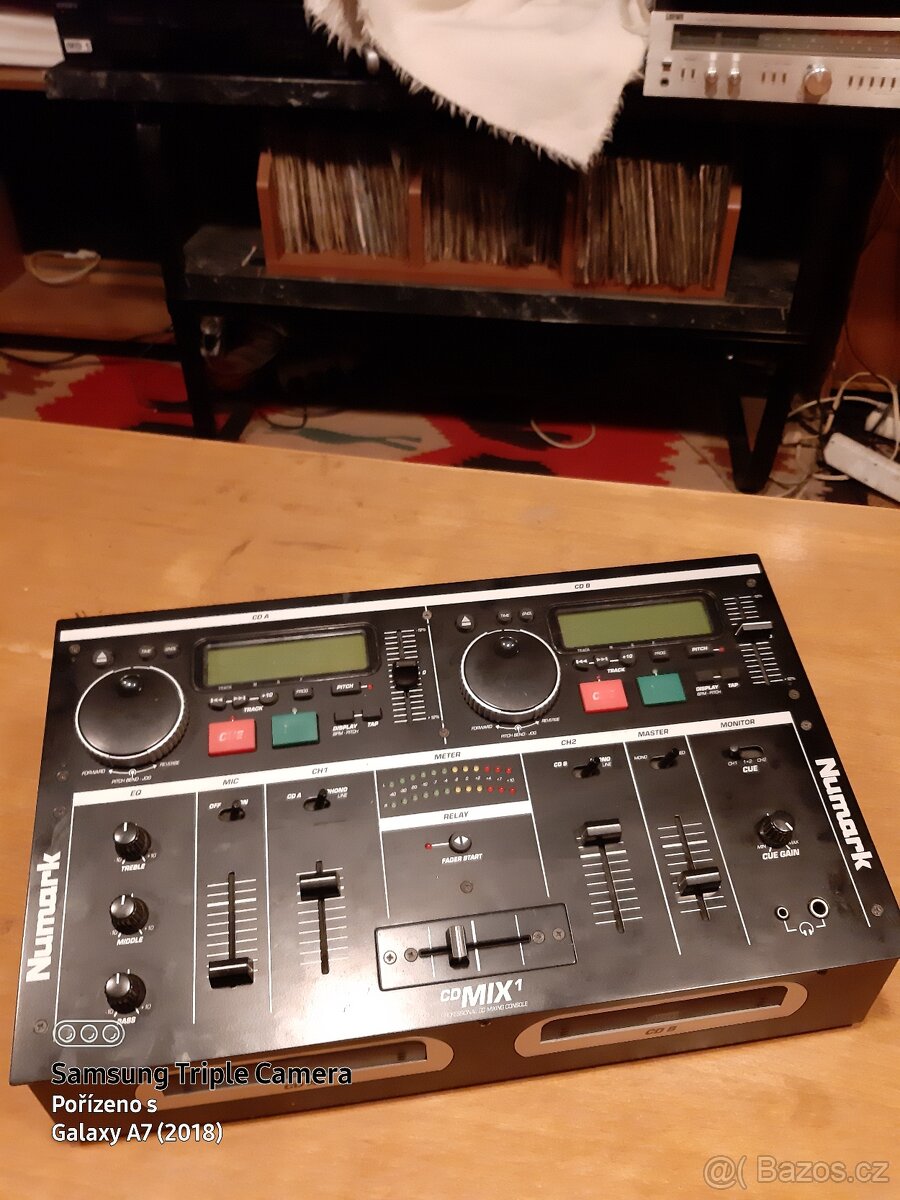 Prodám mixážní pult pro DJ - Numark