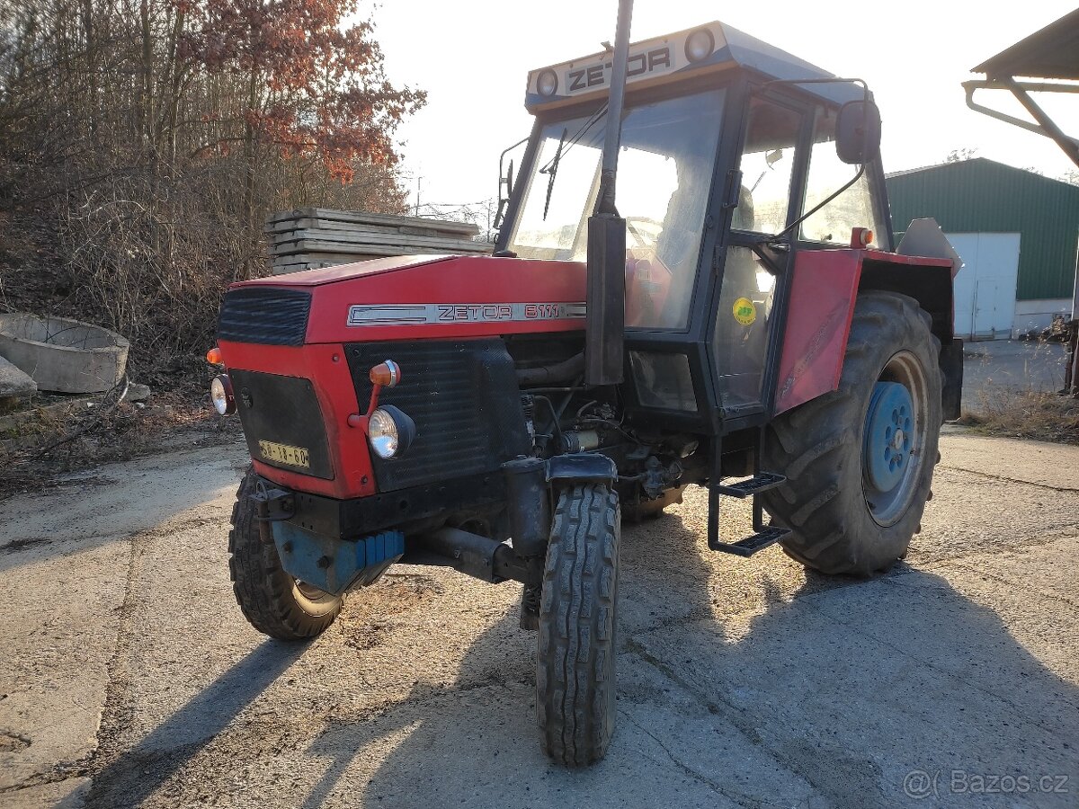 Traktor Zetor 8111