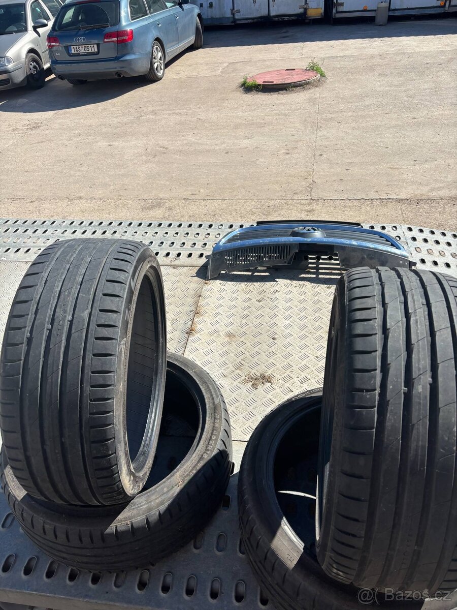 225/40 r18 Nokian