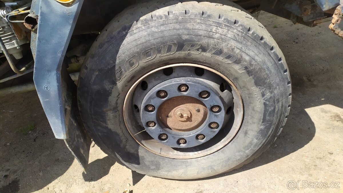 Kola 385/65 R22.5 z Tatra 815