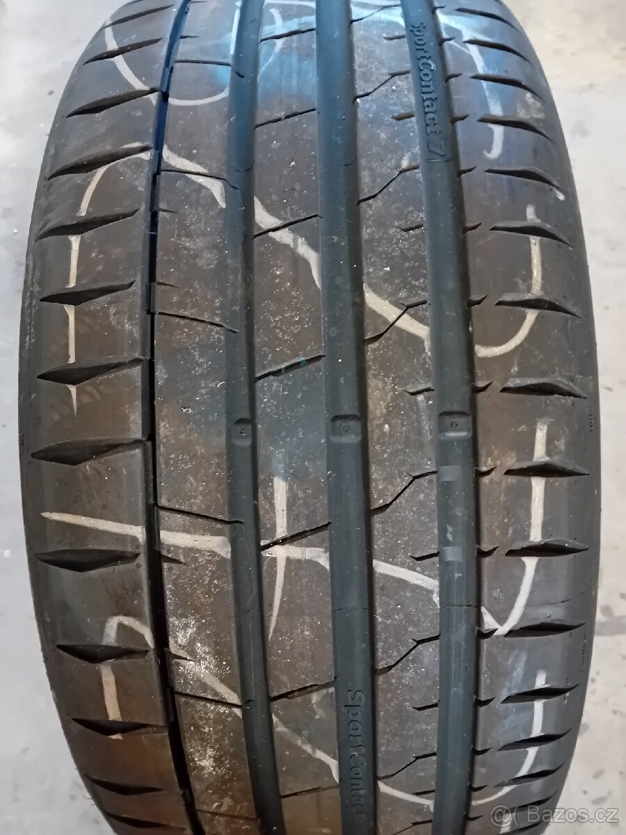Prodám Sadu pneu 265/40/21 Continental/7 MGT