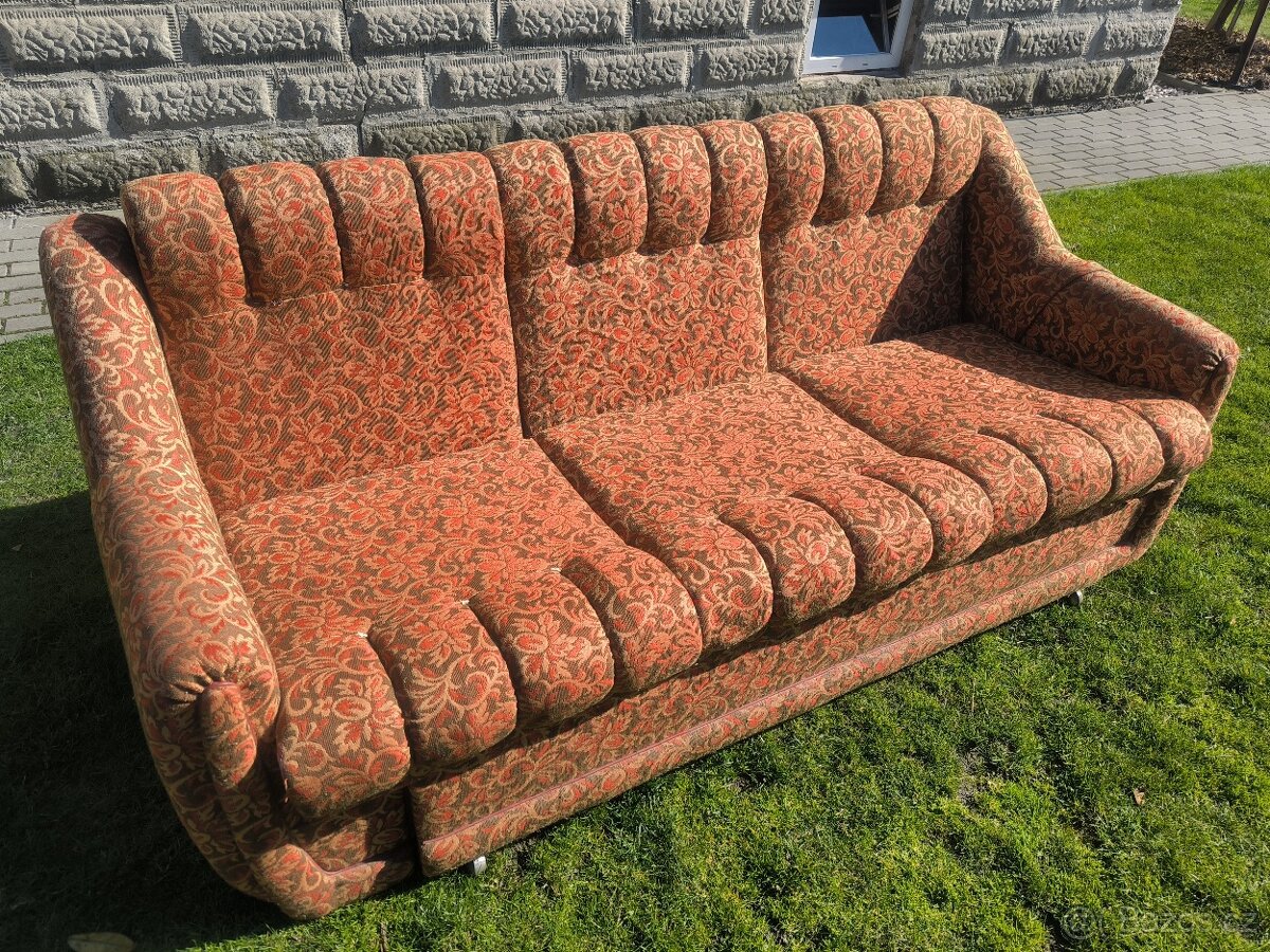 Retro rozkládací gauč + 2 křesla