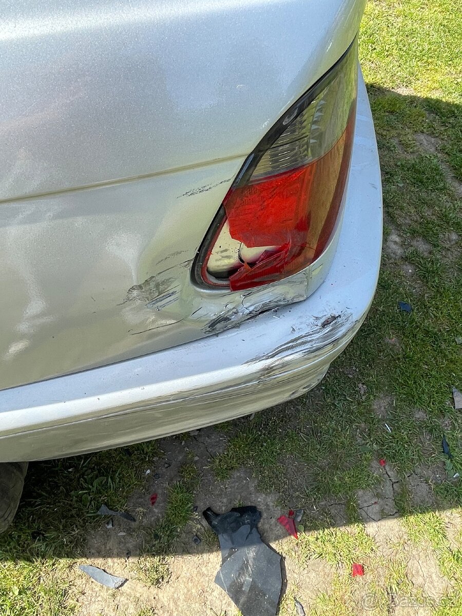 Koupim kus kastle okolo svetla bmw e46 coupe