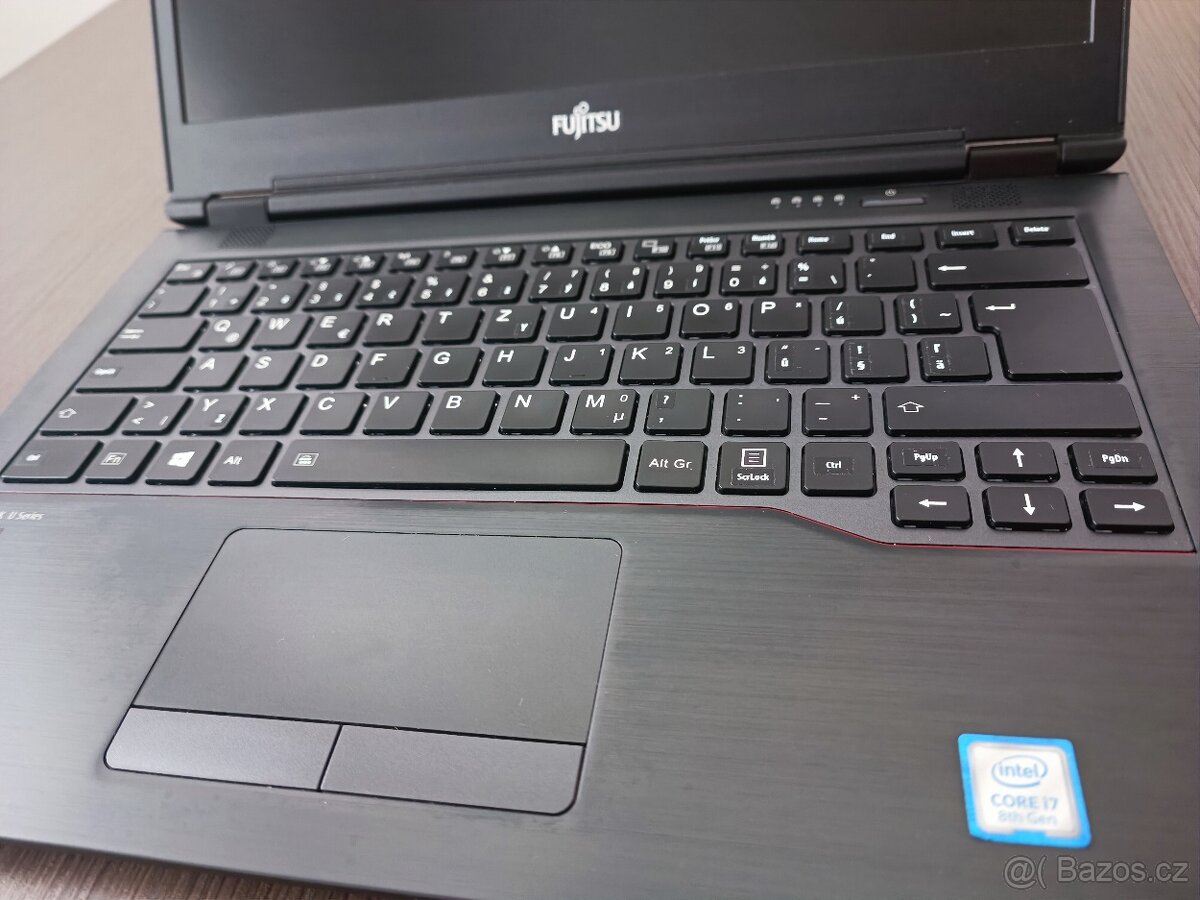 Fujitsu LifeBook U749 - Intel Core i7, 16GB RAM, 512GB SSD