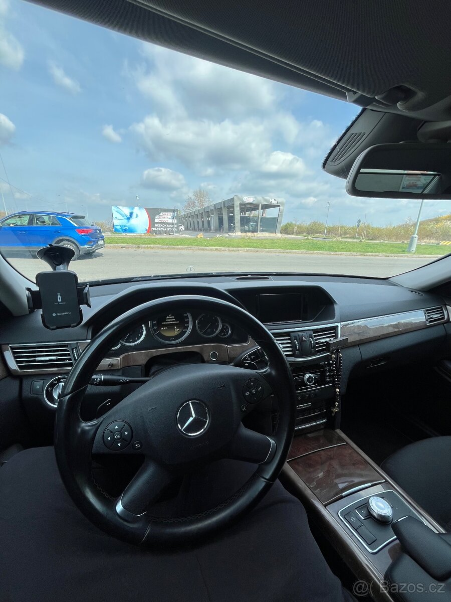 Prodam Mercedes E350