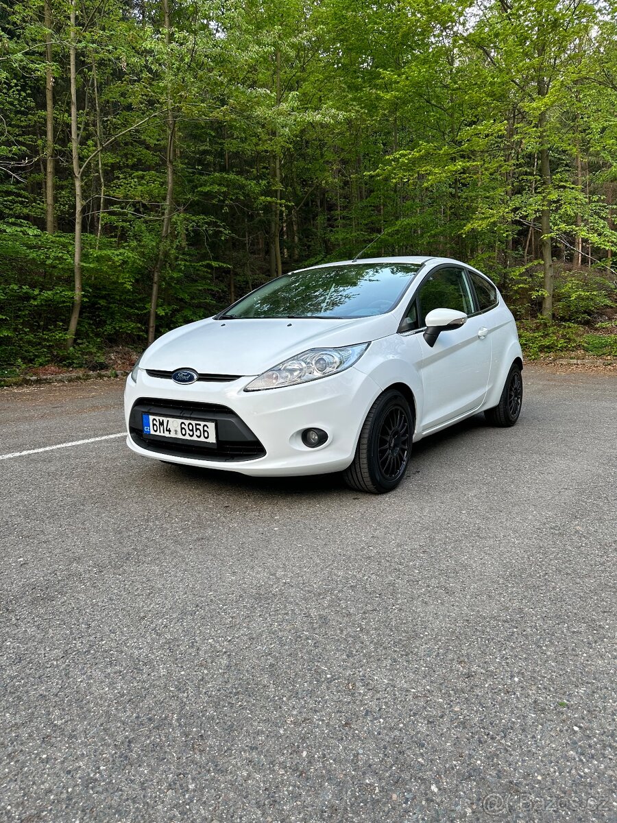Ford Fiesta 1.6TDCi 2x sada kol+pneu
