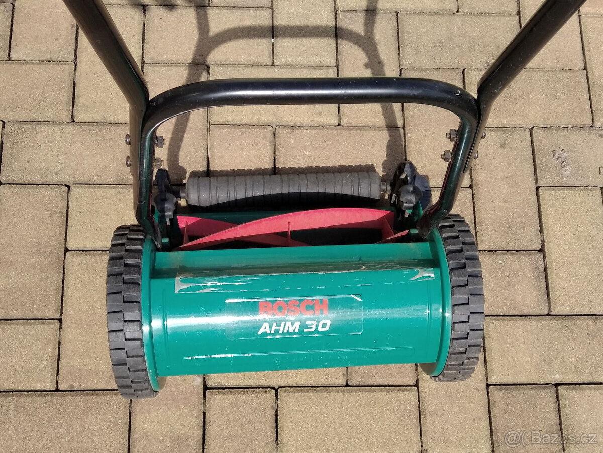 Ruční vřetenová sekačka Bosch AHM 30