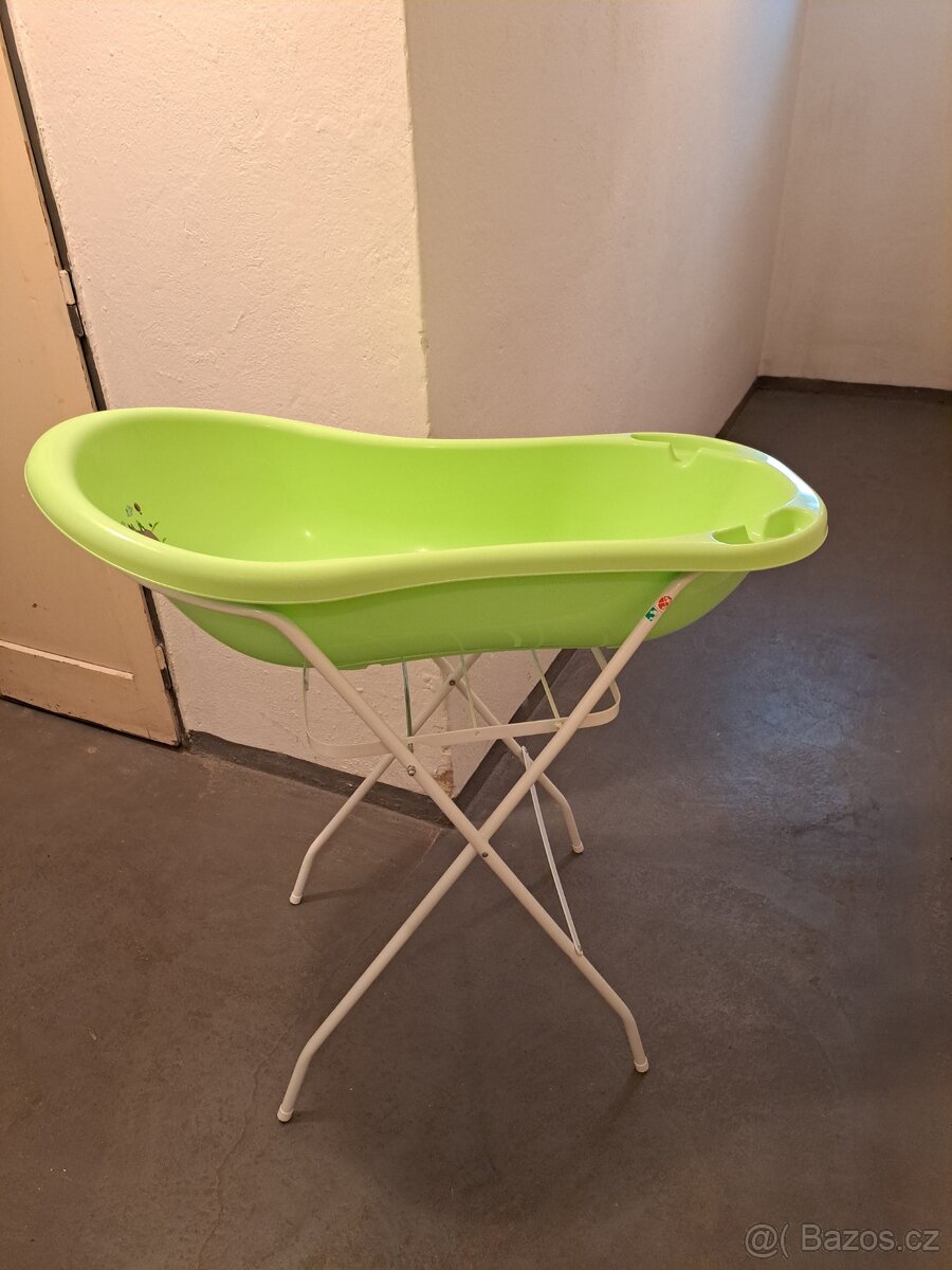 Dětská vanička se stojanem