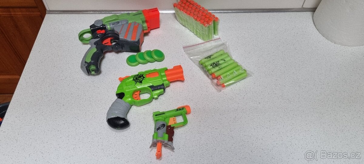 Nerf ZOMBIE STRIKE 3 PISTOLE
