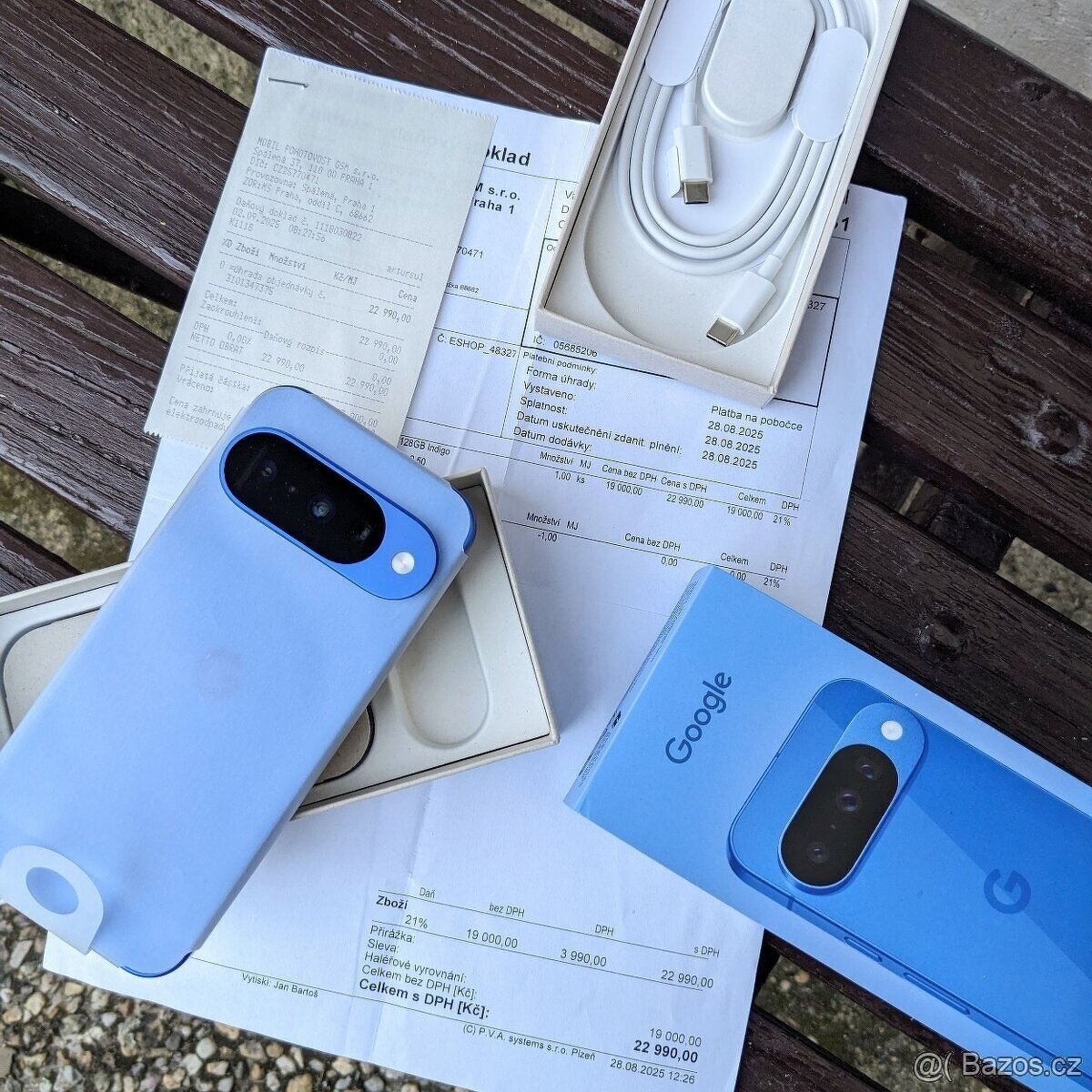 Google Pixel 10 Indigo