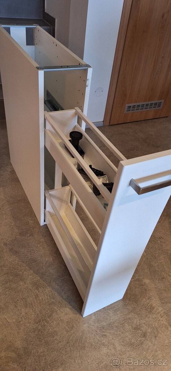 KUCHYŇSKÁ SKŘÍNKA SPODNÍ