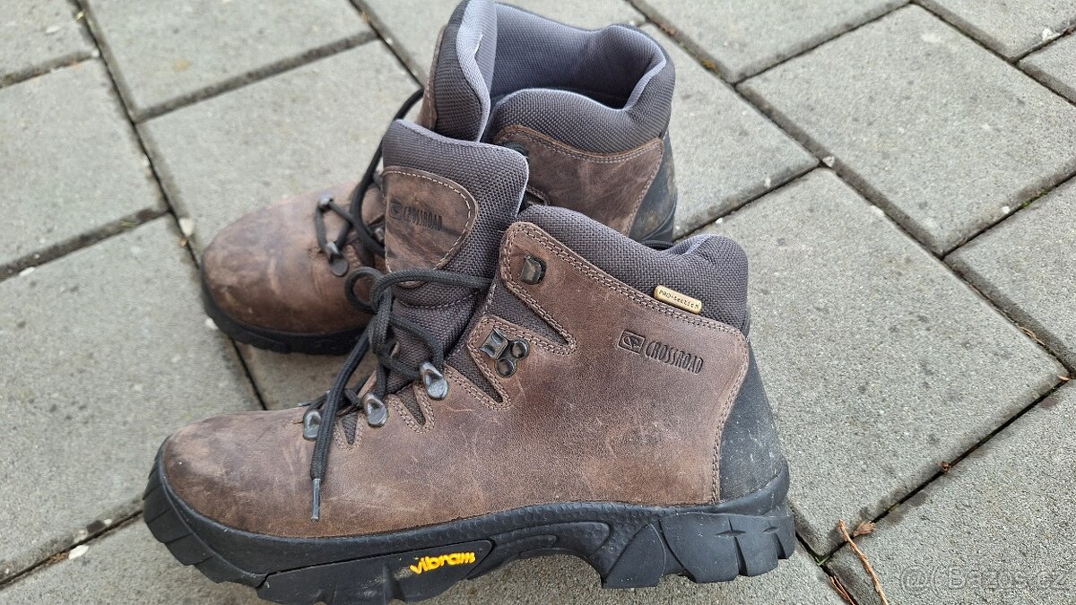 Turistické boty vel. 40