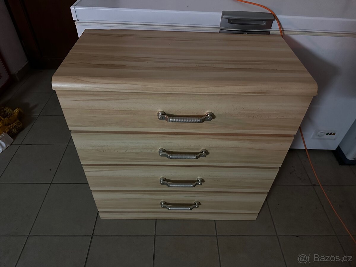 2× komoda lamino - 1000 Kč za obě