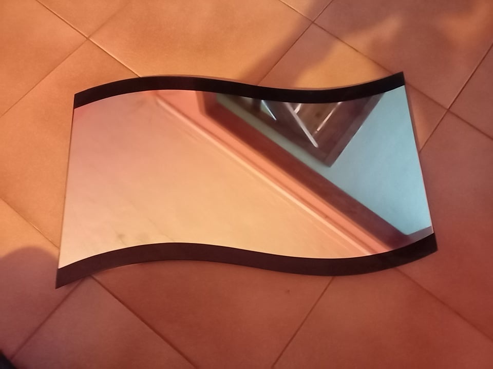 Desingové zrcadlo na zeď a retro zrcadlo