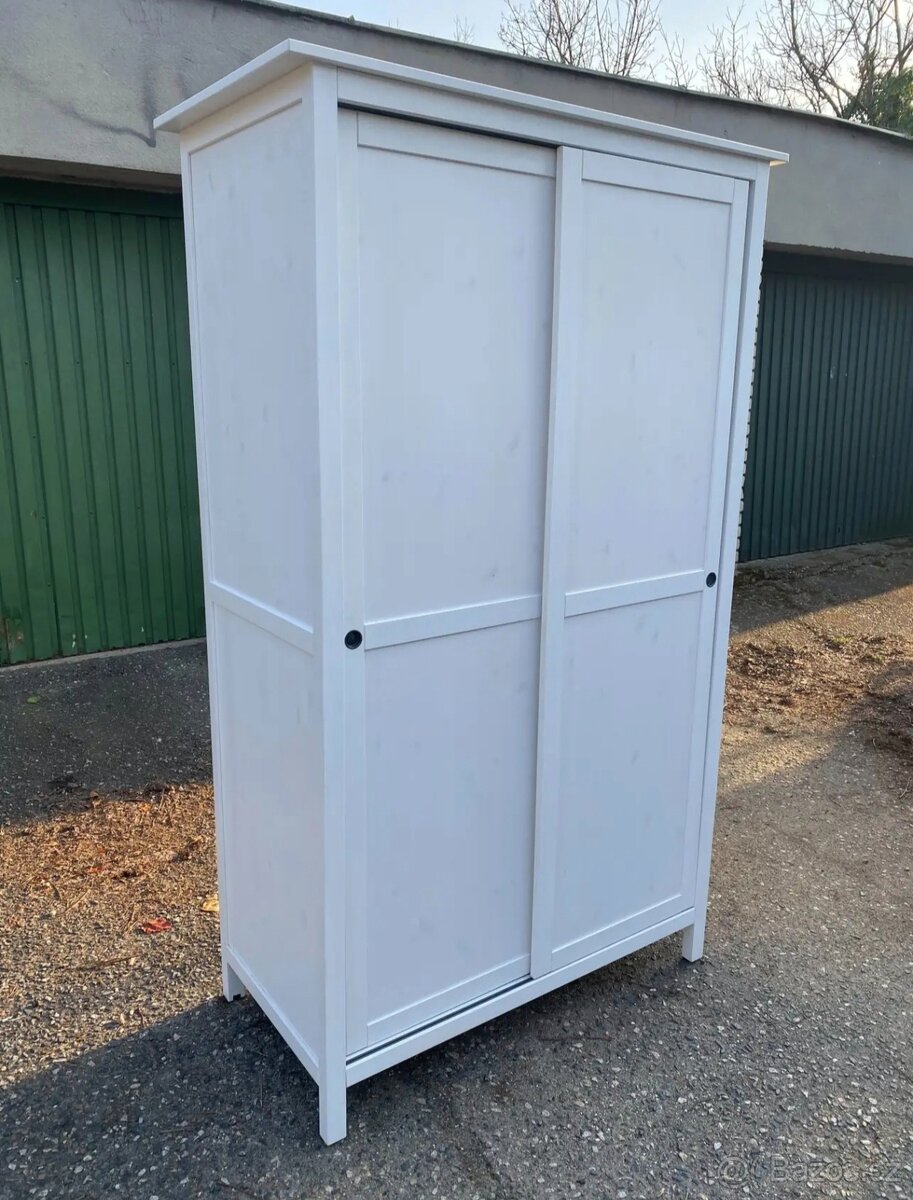 Prodám šatní skříň IKEA HEMNES
