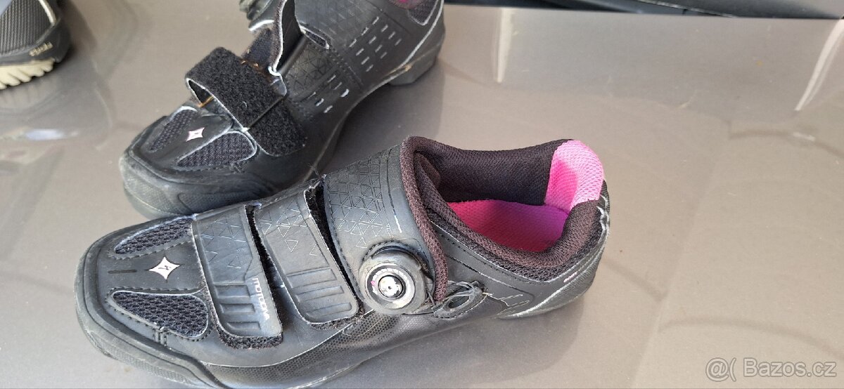 Tretry Specialized vel.37