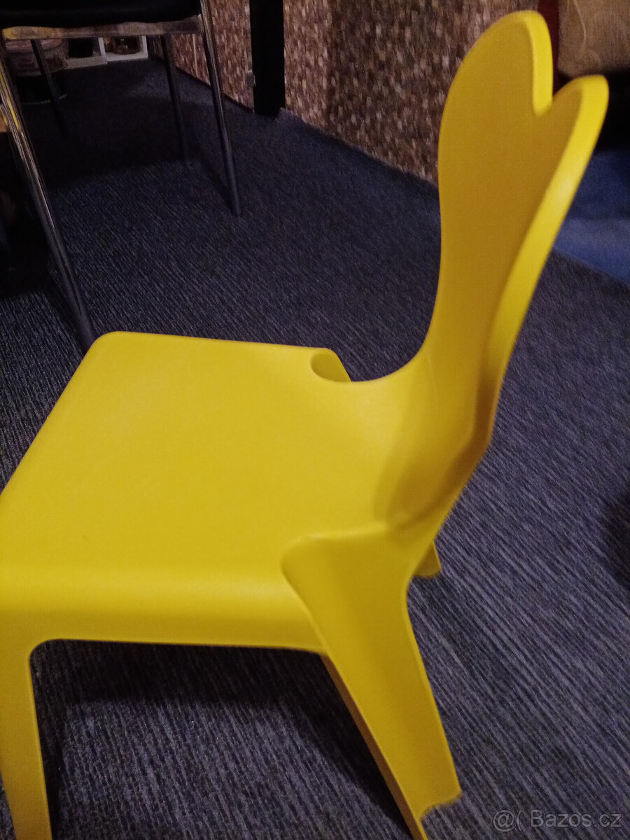 Dětská židle - banánově žlutá