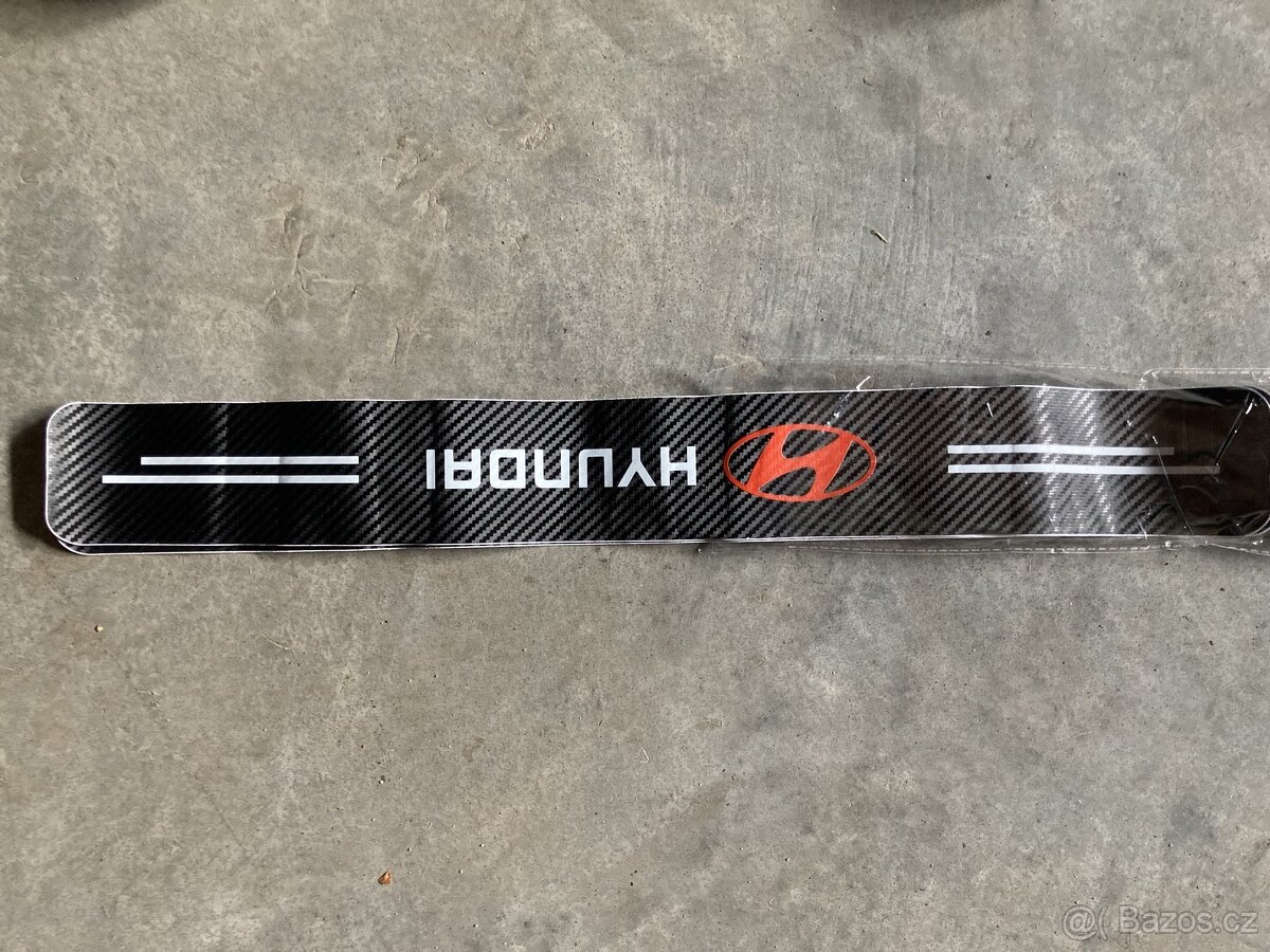 Hyundai polep na prahy