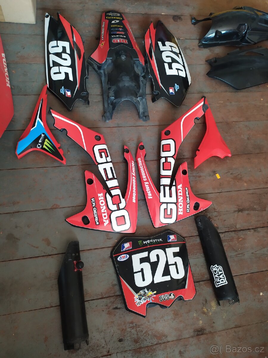Honda CRF 450R plasty + sedlo
