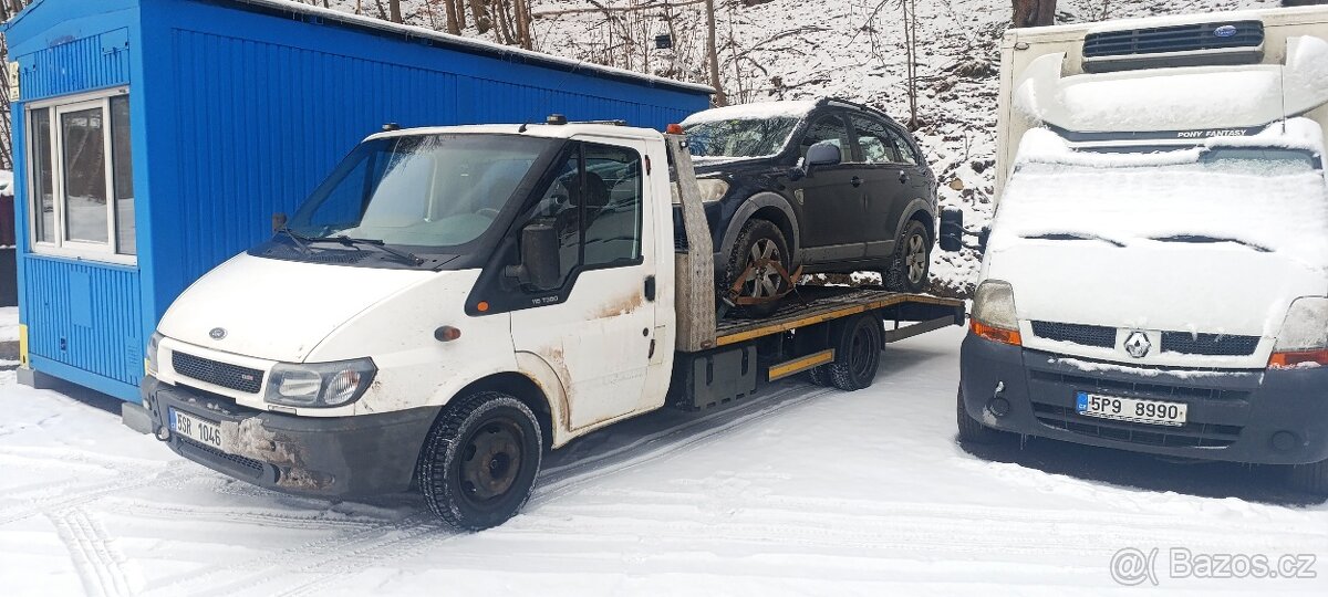 Odtahový speciál Ford Transit.