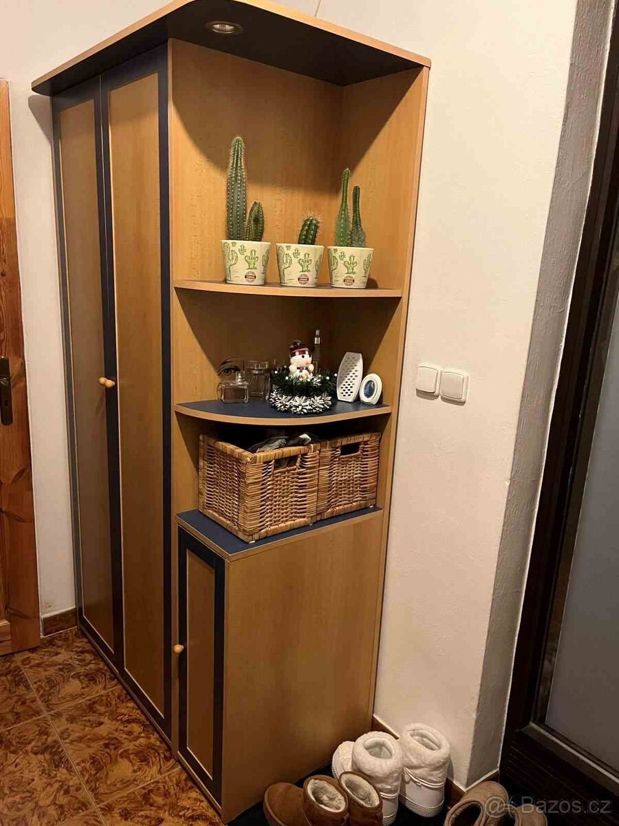 Prodám skříň s možným bonusem navíc
