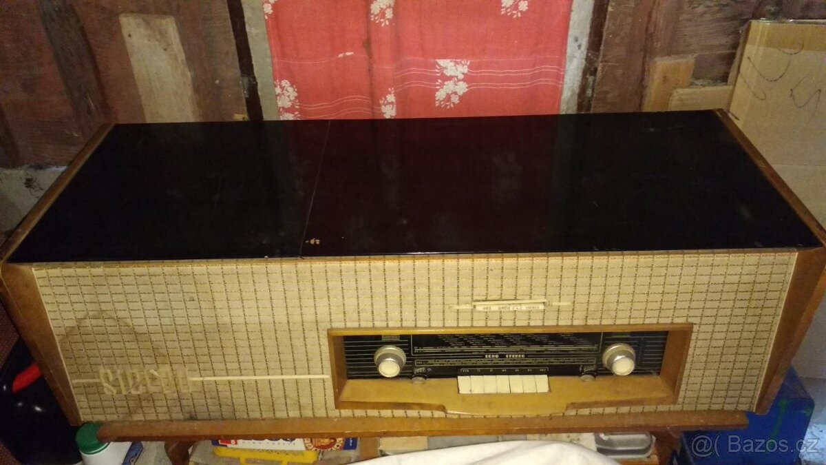 Rádio Tesla 1112 a Stereo