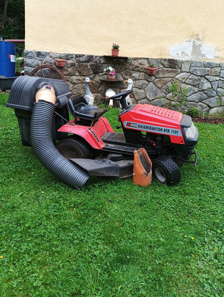 Zahradní traktůrek btr 1101