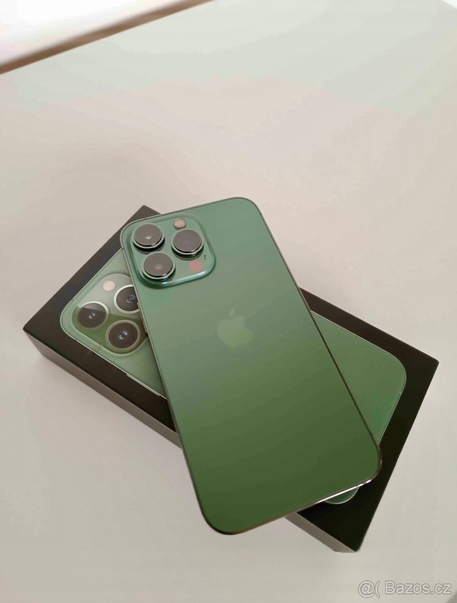 Iphone 13 Pro + Apple watch SE 2 gen. 44mm model 23