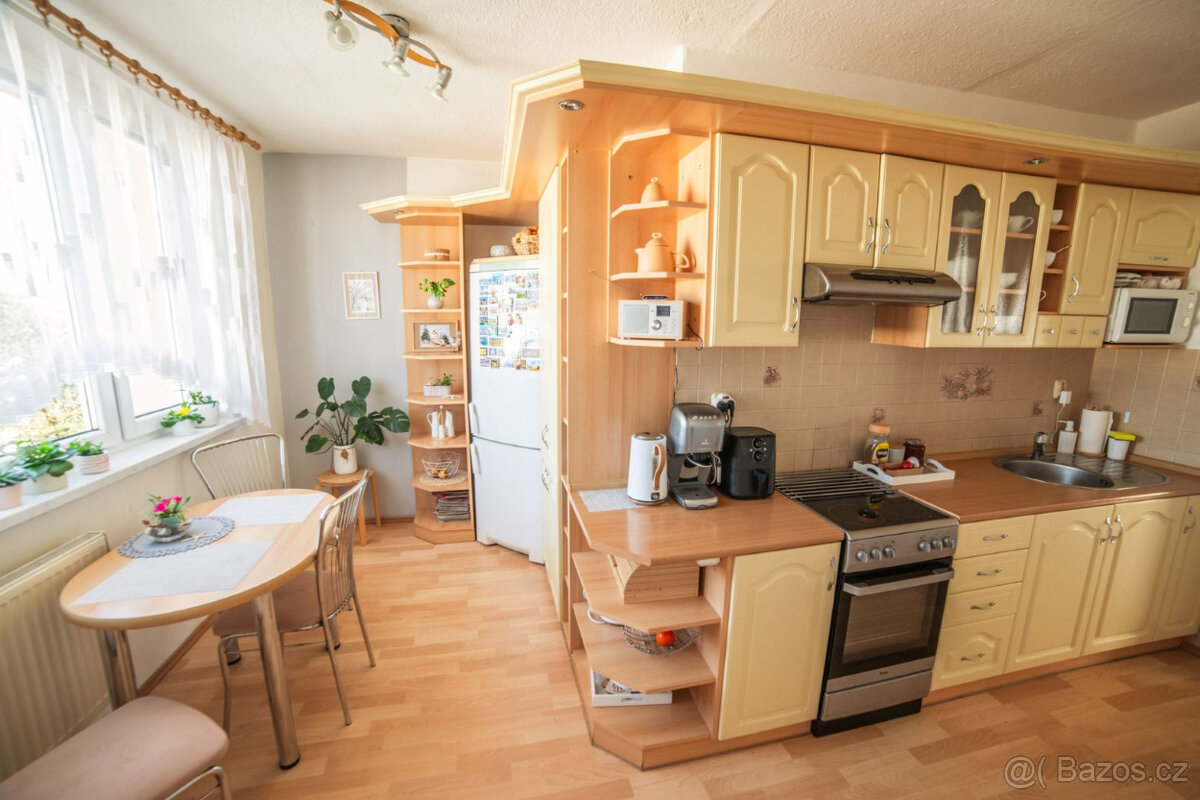 Pronájem zrekonstruovaného bytu 3+1 na ul.Březinova