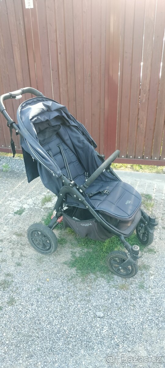 Kočárek Velco Snape 4