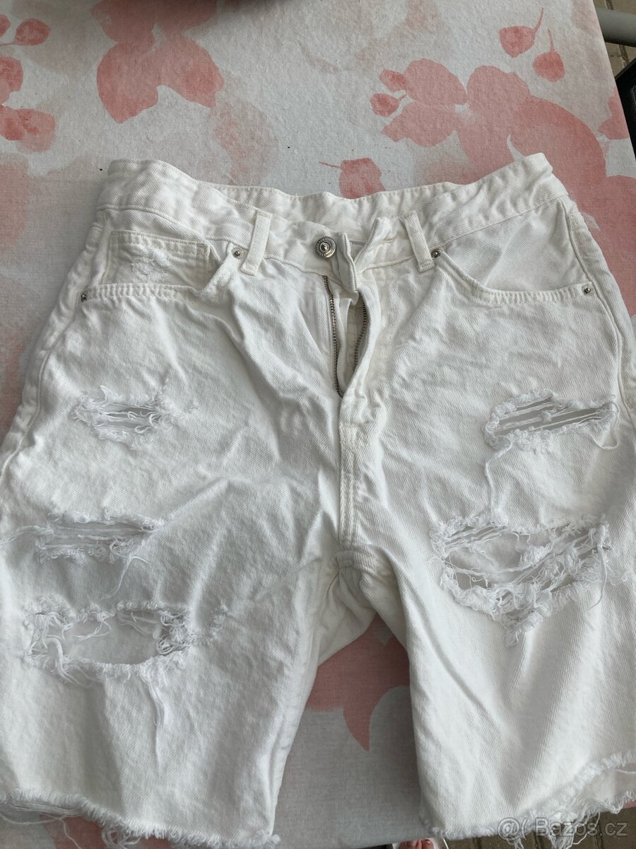 Pánské riflové bílé kraťasy Bershka -zcela nové