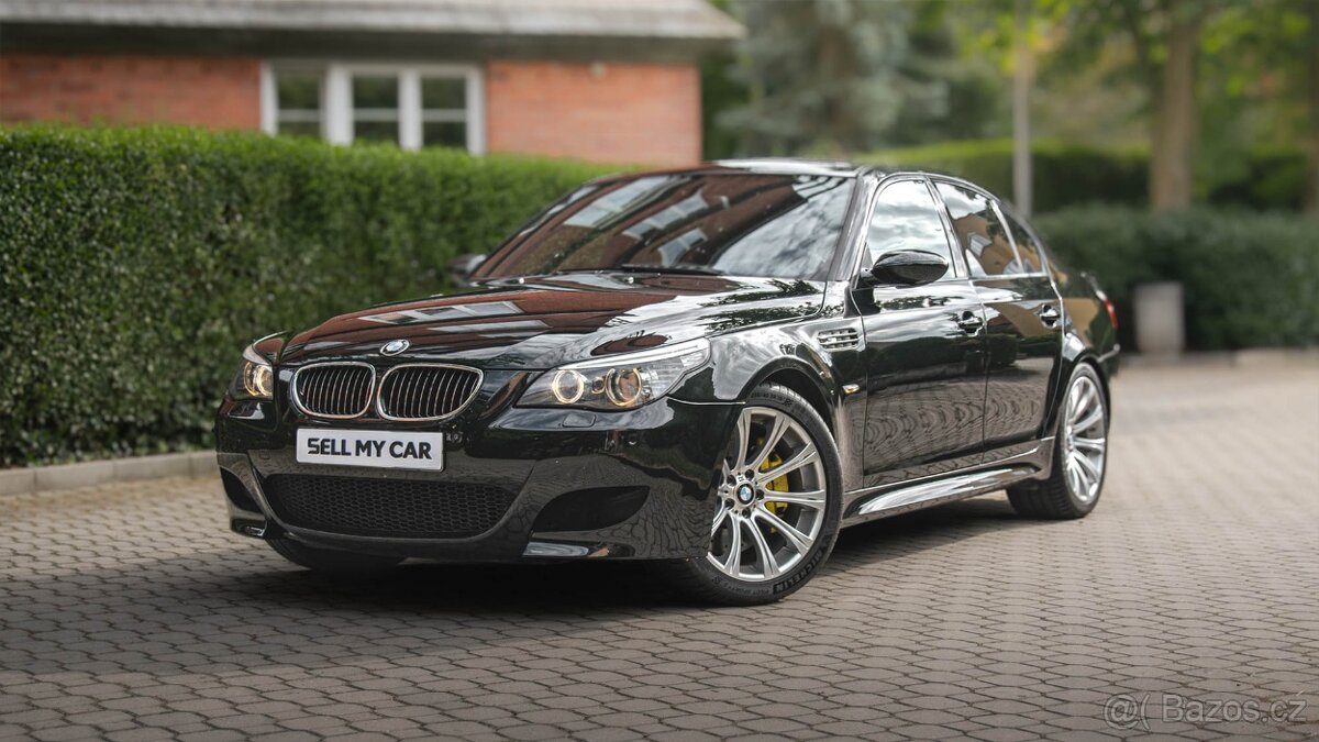 BMW M5 E60 V10
