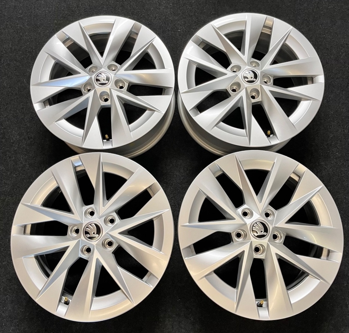 5x112 R17 Originál Škoda Octavia IV. NOVÝ STAV - 120KM