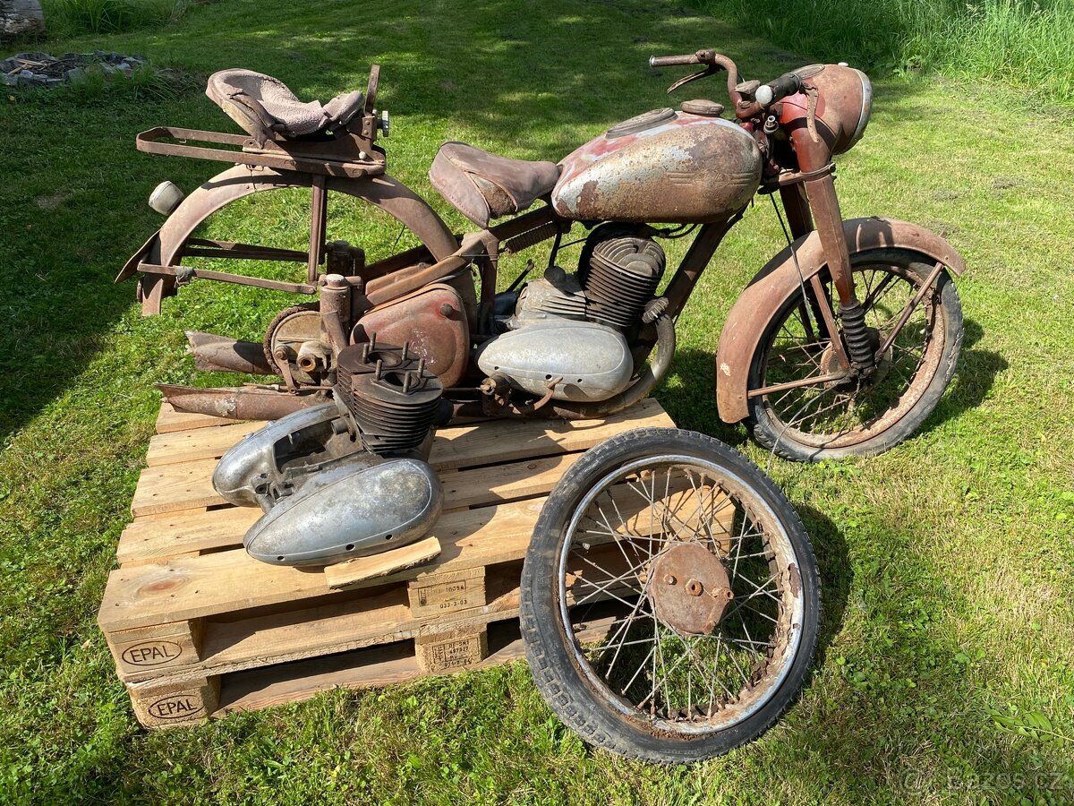 JAWA PÉRÁK 350 18