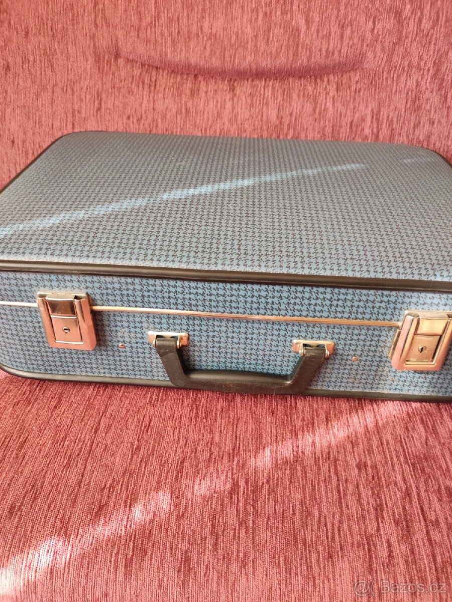 Retro cestovní kufr