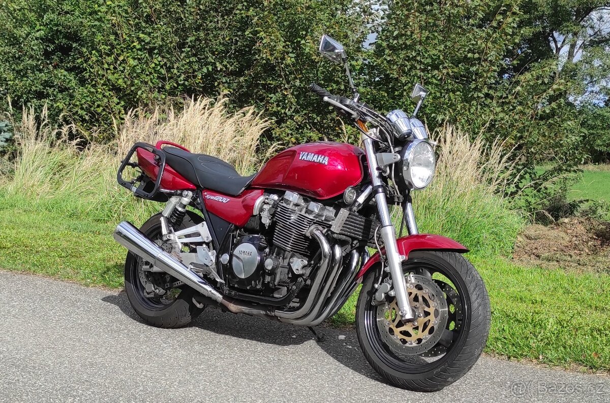 Yamaha XJR 1200