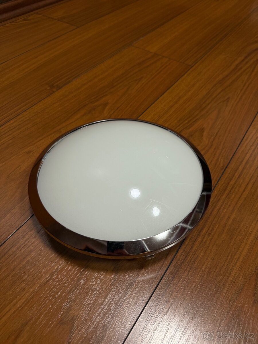 Stropní svítidla – 3 ks, funkční