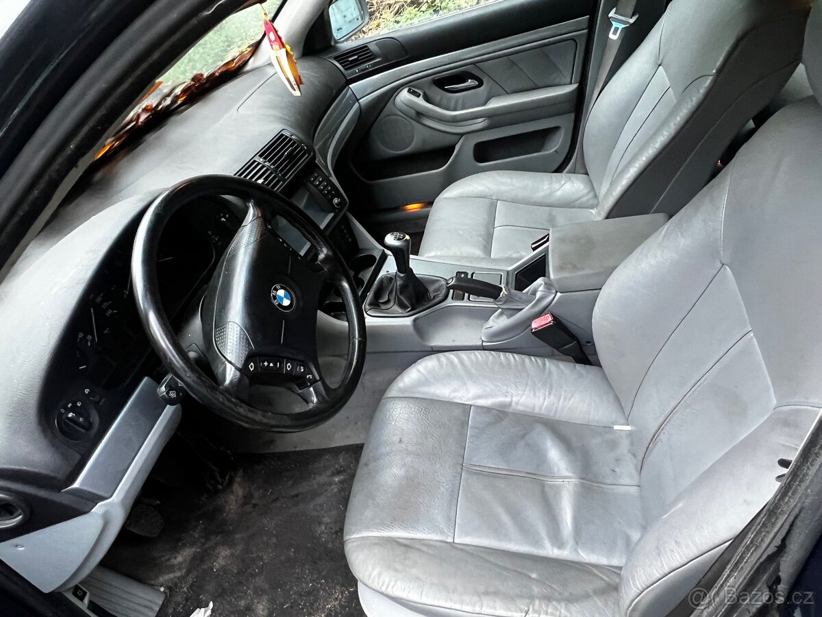 Náhradní díly 530d e39