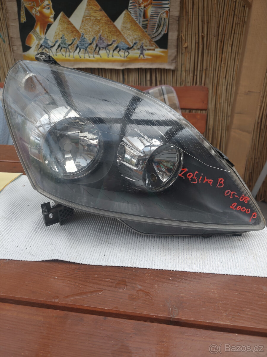 Opel Zafira B 05-08 P světlo, roleta a stropní airbag.