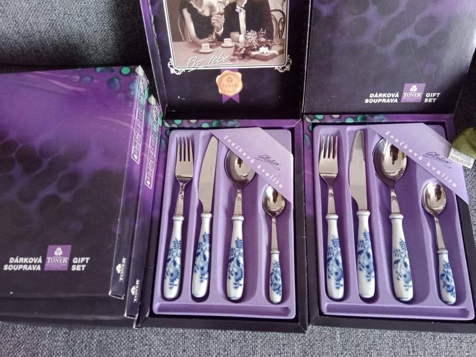 Cibulákový příbor Toner