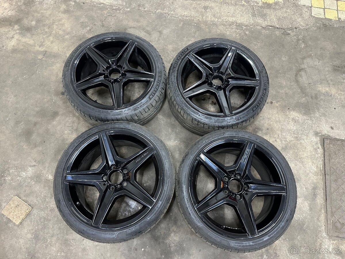 Kola Mercedes C63 AMG w204