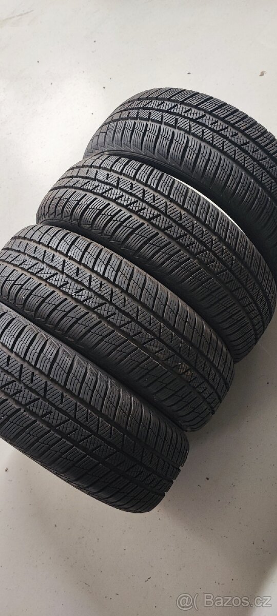 Jako nové 205/60/16 Barum Polaris 5, DOT 2422, 9.0-8.5mm