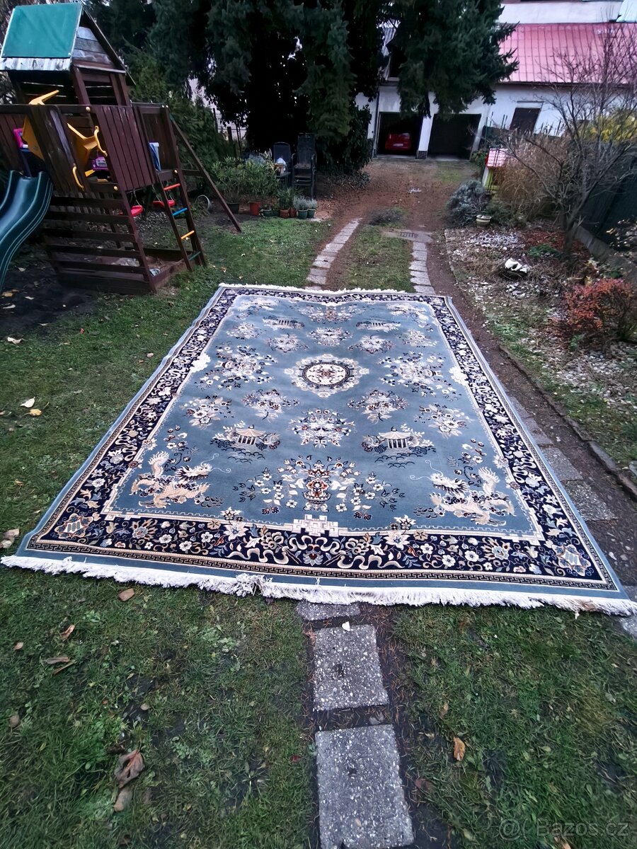 Vlněný perský koberec