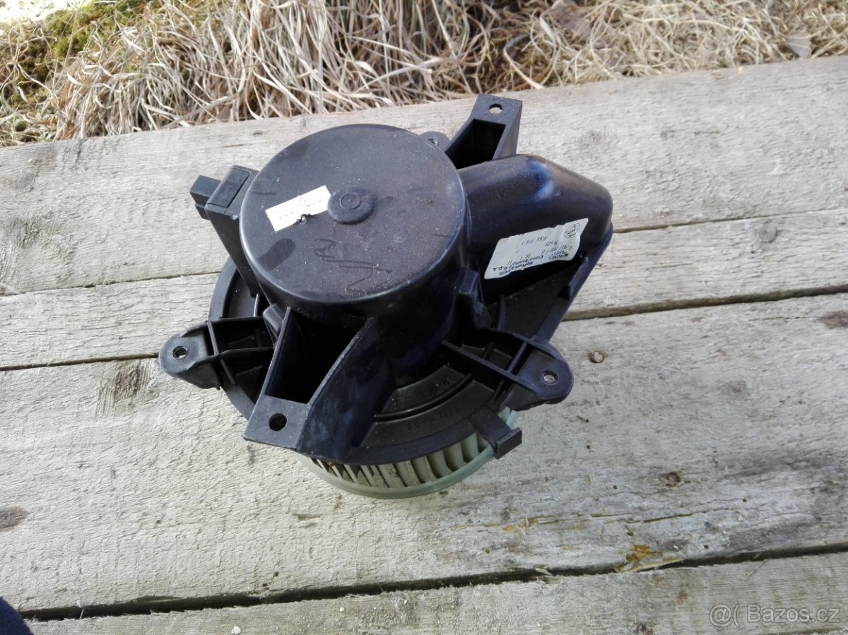 Fiat Punto 2 1.2 44KW - náhradní díly - ventilátor poloosa