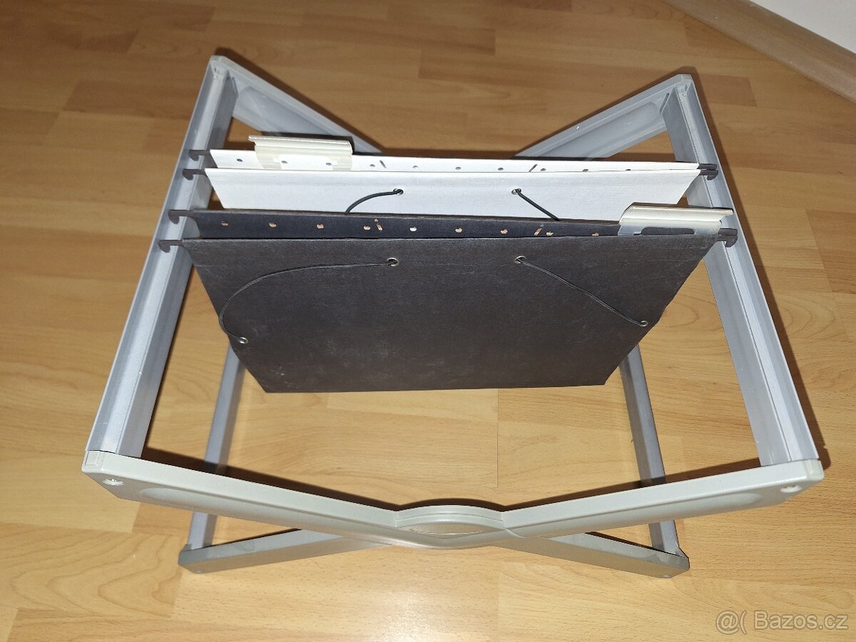 Držák na složky