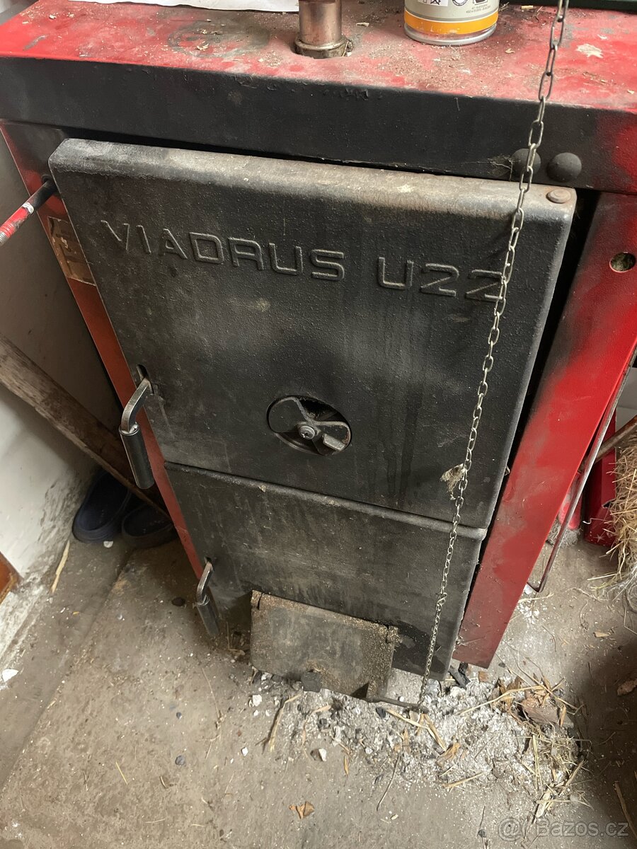 Kotel na tuhá paliva